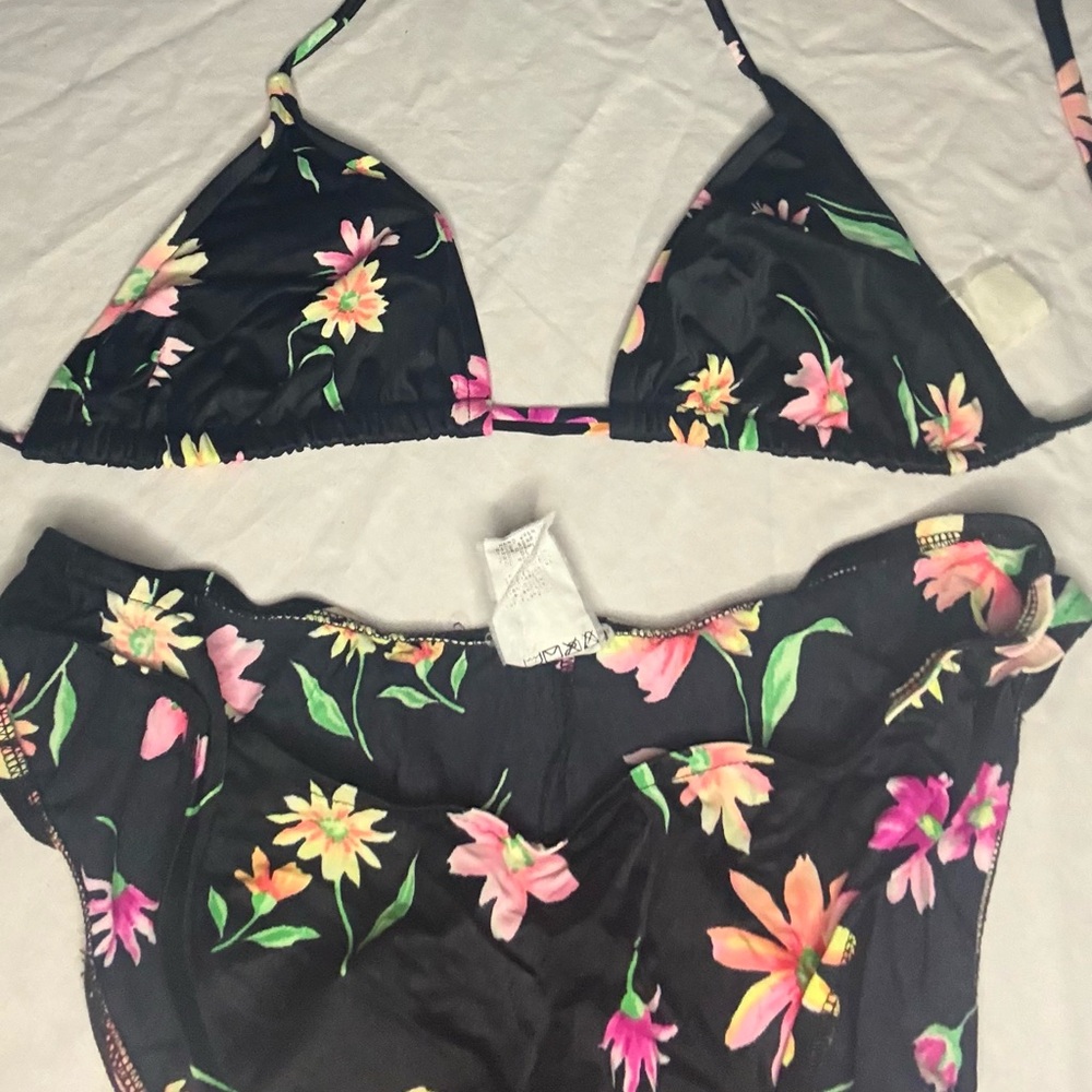 Floral Bikini Set - Picture 2 of 7